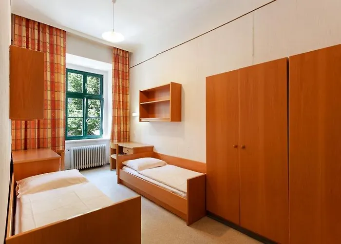 Porzellaneum Hostel *