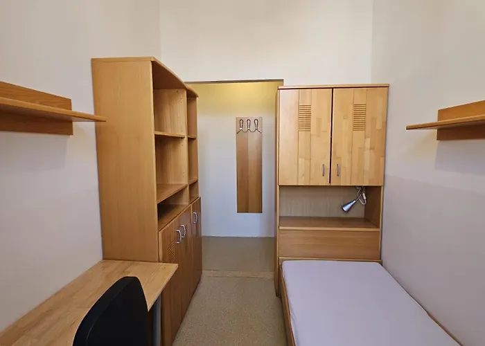 Porzellaneum Hostel *
